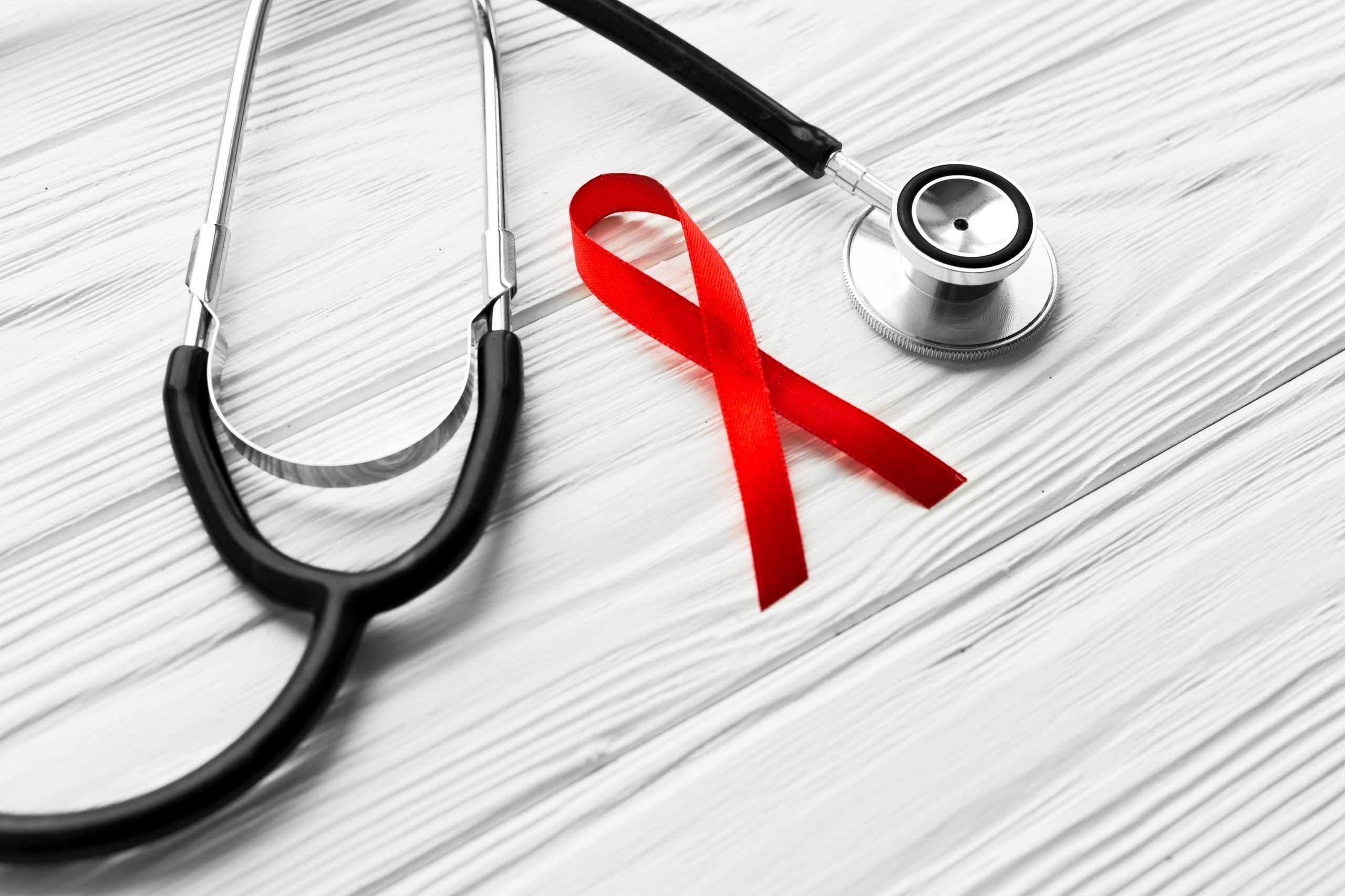 A study in 30 Spanish hospitals shows that a two-drug HIV therapy remains more effective than a three-drug one.